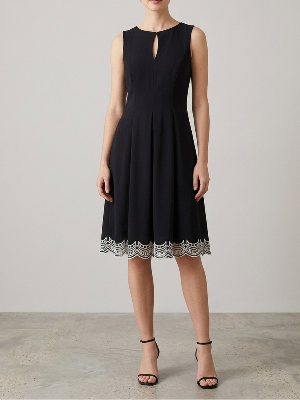 Talbots Black Sleeveless Embroidered Scalloped Hem Dress❤️